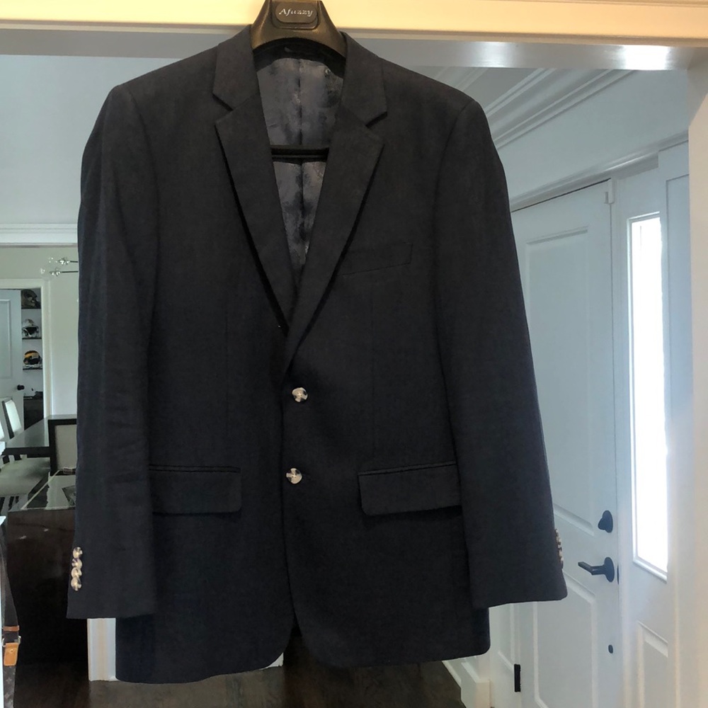 Men’s linen suit jacket.